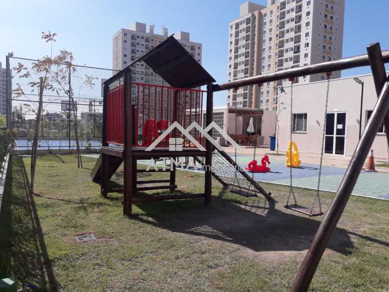 Conheça parquinho do imóvel - Apartamento à venda Rua Estremadura,Vista Alegre, Rio de Janeiro - R$ 255.000 - VPAP20414 - 22 parquinho - Apartamento à venda Rua Estremadura,Vista Alegre, Rio de Janeiro - R$ 255.000 - VPAP20414 - 22
