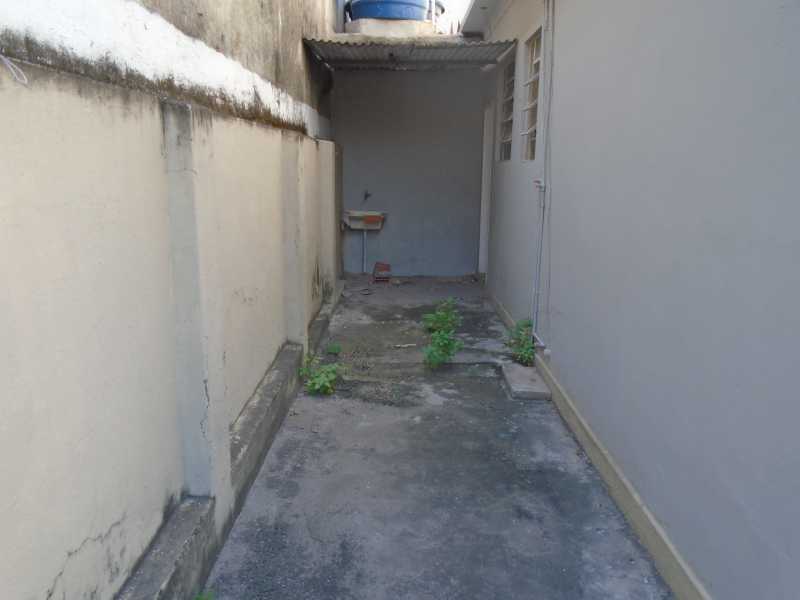 Conheça Quintal do imóvel - Porto Velho - Travessa Lafaiete, 58 - frente - R$ 600,00 - CECA20023 - 4 Quintal - Porto Velho - Travessa Lafaiete, 58 - frente - R$ 600,00 - CECA20023 - 4