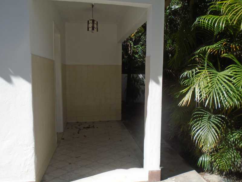 Conheça Varanda do imóvel - Trindade - Rua Justo Brito Sanches, n 37 - R 930,00 - CECA20042 - 8 Varanda - Trindade - Rua Justo Brito Sanches, n 37 - R 930,00 - CECA20042 - 8