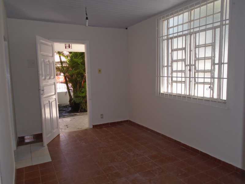 Conheça Sala do imóvel - Trindade - Rua Justo Brito Sanches, n 37 - R 930,00 - CECA20042 - 10 Sala - Trindade - Rua Justo Brito Sanches, n 37 - R 930,00 - CECA20042 - 10