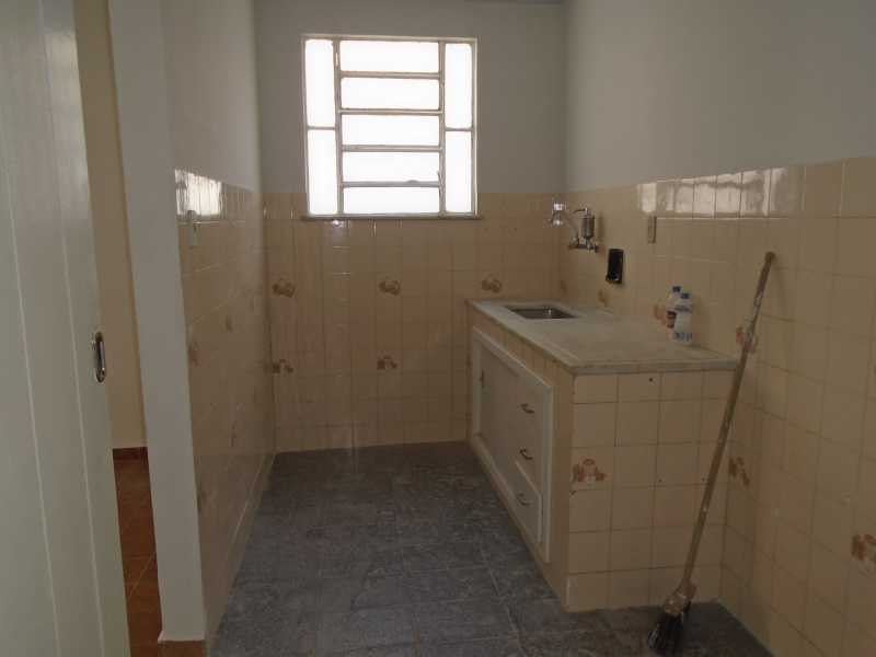 Conheça Cozinha do imóvel - Trindade - Rua Justo Brito Sanches, n 37 - R 930,00 - CECA20042 - 15 Cozinha - Trindade - Rua Justo Brito Sanches, n 37 - R 930,00 - CECA20042 - 15