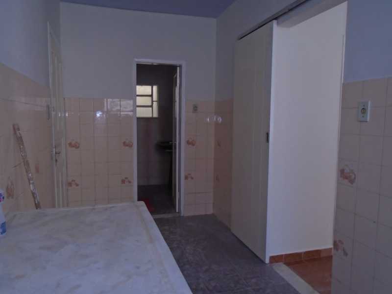 Conheça Cozinha do imóvel - Trindade - Rua Justo Brito Sanches, n 37 - R 930,00 - CECA20042 - 16 Cozinha - Trindade - Rua Justo Brito Sanches, n 37 - R 930,00 - CECA20042 - 16