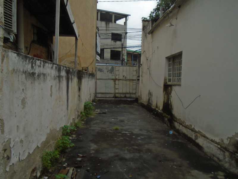 Conheça GARAGEM - FOTO 01 do imóvel - VENDA DA CRUZ - RUA DR. MARCH, 490 - R 1.500,00 COMERCIAL - CECC30002 - 18 GARAGEM - FOTO 01 - VENDA DA CRUZ - RUA DR. MARCH, 490 - R 1.500,00 COMERCIAL - CECC30002 - 18