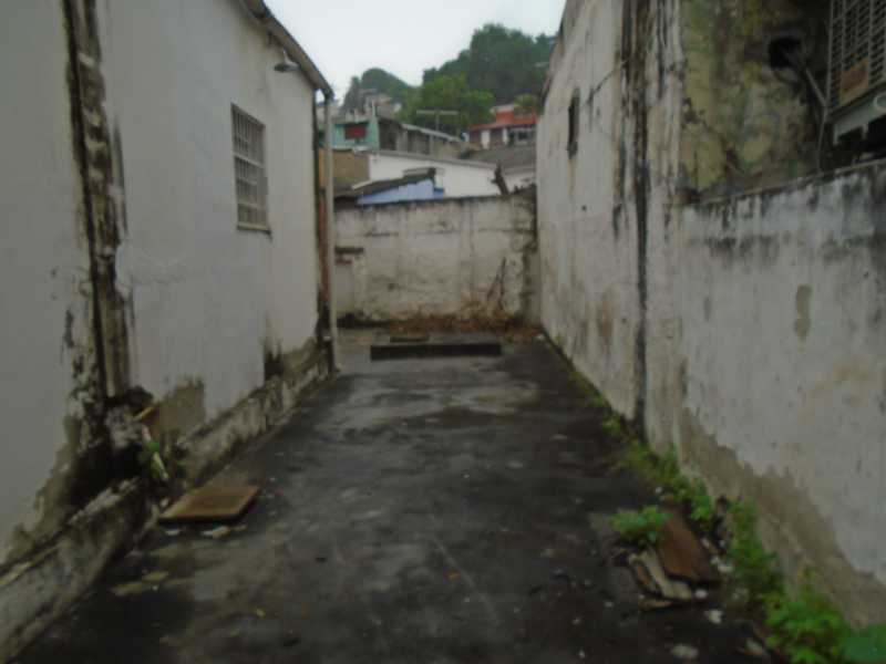 Conheça GARAGEM - FOTO 02 do imóvel - VENDA DA CRUZ - RUA DR. MARCH, 490 - R 1.500,00 COMERCIAL - CECC30002 - 19 GARAGEM - FOTO 02 - VENDA DA CRUZ - RUA DR. MARCH, 490 - R 1.500,00 COMERCIAL - CECC30002 - 19