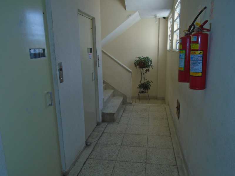 Conheça CORREDOR DE ACESSO - FOTO 01 do imóvel - CENTRO - RUA NILO PEÇANHA, 25 APT 1203 R 700,00 - CEAP20063 - 5 CORREDOR DE ACESSO - FOTO 01 - CENTRO - RUA NILO PEÇANHA, 25 APT 1203 R 700,00 - CEAP20063 - 5
