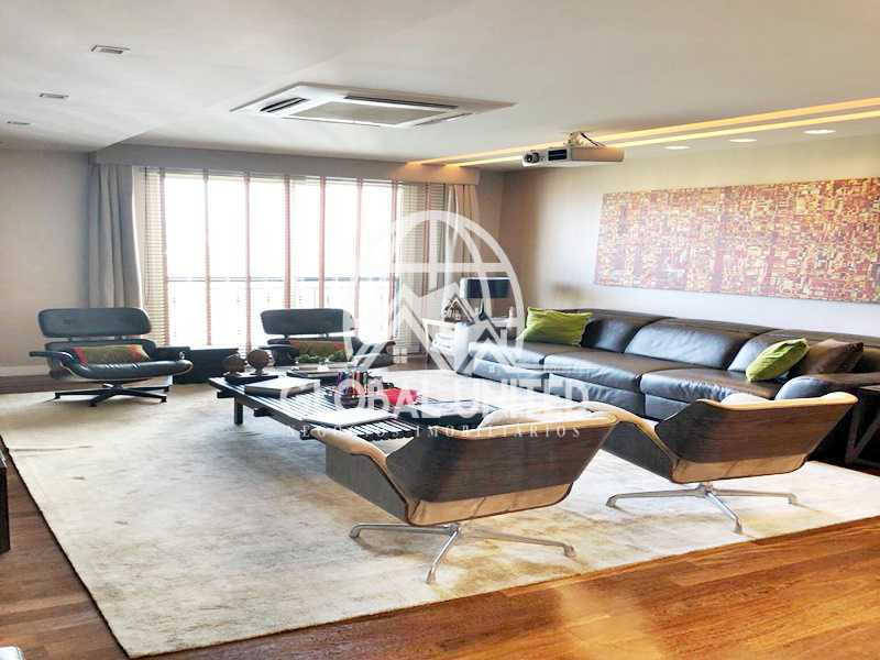 Conheça 11 Sala de TV. do imóvel - Apartamento Rio de Janeiro, Barra da Tijuca, RJ Para Venda e Aluguel, 4 Quartos, 435m² - REAP40019 - 13 11 Sala de TV. - Apartamento Rio de Janeiro, Barra da Tijuca, RJ Para Venda e Aluguel, 4 Quartos, 435m² - REAP40019 - 13