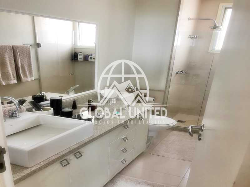 Conheça 16 Banheiro Suite 2. do imóvel - Apartamento Rio de Janeiro, Barra da Tijuca, RJ Para Venda e Aluguel, 4 Quartos, 435m² - REAP40019 - 19 16 Banheiro Suite 2. - Apartamento Rio de Janeiro, Barra da Tijuca, RJ Para Venda e Aluguel, 4 Quartos, 435m² - REAP40019 - 19