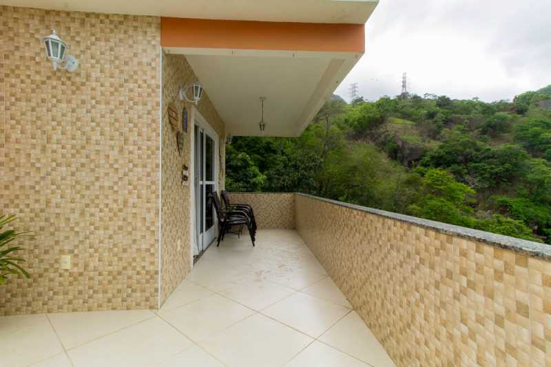 Conheça 04. Varanda do imóvel - Terreno em Jacarepagua - REMF00002 - 6 04. Varanda - Terreno em Jacarepagua - REMF00002 - 6