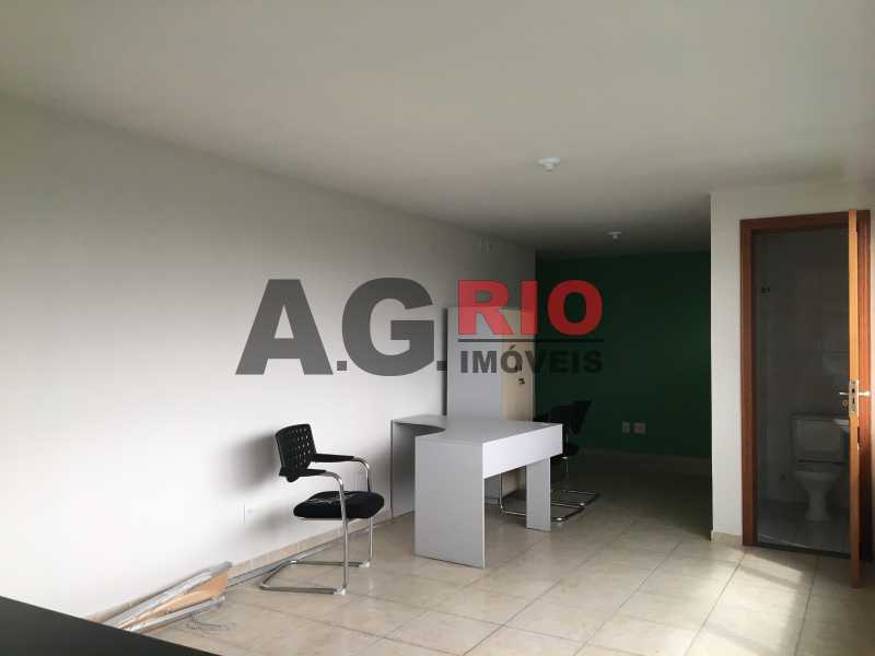 Conheça 2 do imóvel - Sala Comercial Praça Saiqui,Rio de Janeiro,Vila Valqueire,RJ Para Alugar,32m² - VV2022 - 3 2 - Sala Comercial Praça Saiqui,Rio de Janeiro,Vila Valqueire,RJ Para Alugar,32m² - VV2022 - 3