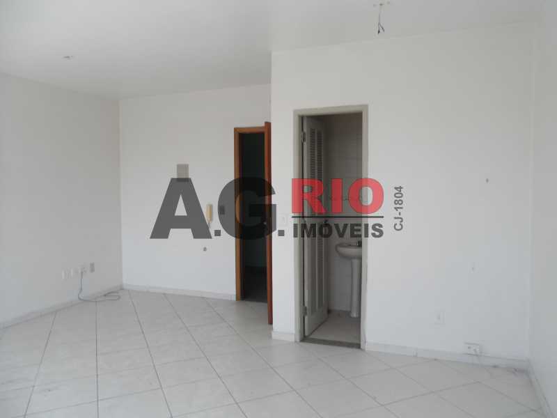 Conheça SAM_0675 do imóvel - Sala Comercial Para Alugar - Rio de Janeiro - RJ - Taquara - TQ2116 - 3 SAM_0675 - Sala Comercial Para Alugar - Rio de Janeiro - RJ - Taquara - TQ2116 - 3
