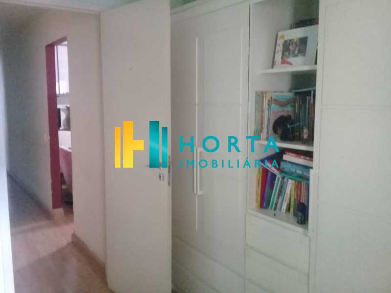 Conheça 05bea367-843c-44b9-ad47-50f60b do imóvel - Excelente apartamento de três quartos, sendo uma suíte, amplo salão dividido em dois ambientes, varanda, cozinha, dependência completa, com duas vagas de garagem. Fundos, silencioso, reformado, chão de tábua corrida, excelente localização no Humaitá. - CPAP31708 - 9 05bea367-843c-44b9-ad47-50f60b - Excelente apartamento de três quartos, sendo uma suíte, amplo salão dividido em dois ambientes, varanda, cozinha, dependência completa, com duas vagas de garagem. Fundos, silencioso, reformado, chão de tábua corrida, excelente localização no Humaitá. - CPAP31708 - 9