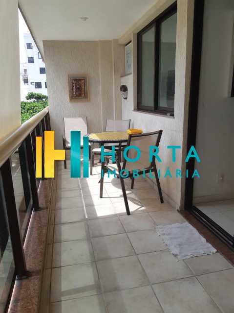 Conheça varanda 4 do imóvel - Excelente Flat em Ipanema localizado entre a Praia e a Lagoa. Imóvel composto de sala e quarto, banheiro social, cozinha americana, varanda, vaga na escritura, serviço de quarto. Serviço de lavanderia, academia, piscina, sauna, sala de tv, área de convivê - CPFL10005 - 12 varanda 4 - Excelente Flat em Ipanema localizado entre a Praia e a Lagoa. Imóvel composto de sala e quarto, banheiro social, cozinha americana, varanda, vaga na escritura, serviço de quarto. Serviço de lavanderia, academia, piscina, sauna, sala de tv, área de convivê - CPFL10005 - 12