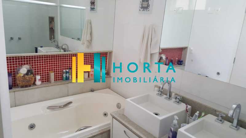 Conheça 27f857c8-57b4-44a0-a7c2-5a5cb0 do imóvel - Linda cobertura linear, composta de duas salas, tres suites, copa cozinha planejada, lavanderia com terraço, deck, piscina, churrasqueira, e forno a lenha. Documentação cristalina, cobertura regularizada. Finamente reformada, Porteira fechada. Condomíni - CPCO30061 - 19 27f857c8-57b4-44a0-a7c2-5a5cb0 - Linda cobertura linear, composta de duas salas, tres suites, copa cozinha planejada, lavanderia com terraço, deck, piscina, churrasqueira, e forno a lenha. Documentação cristalina, cobertura regularizada. Finamente reformada, Porteira fechada. Condomíni - CPCO30061 - 19