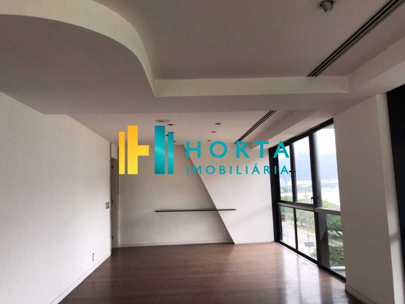 Conheça SALA do imóvel - Imóvel de alto luxo!!! Apartamento com vista espetacular e eterna para a Lagoa Rodrigo de Freitas! Composto de três suite, sendo uma master com banheira, sala de jantar, de estar e de televisão toda envidraçada, ampla copa cozinha, área de serviço e dois - CPAP31284 - 7 SALA - Imóvel de alto luxo!!! Apartamento com vista espetacular e eterna para a Lagoa Rodrigo de Freitas! Composto de três suite, sendo uma master com banheira, sala de jantar, de estar e de televisão toda envidraçada, ampla copa cozinha, área de serviço e dois - CPAP31284 - 7