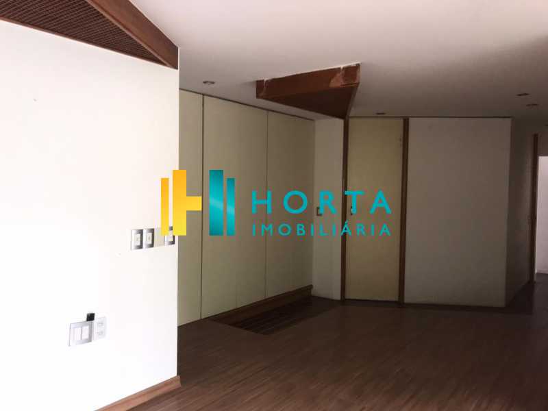 Conheça SUITE MASTER do imóvel - Imóvel de alto luxo!!! Apartamento com vista espetacular e eterna para a Lagoa Rodrigo de Freitas! Composto de três suite, sendo uma master com banheira, sala de jantar, de estar e de televisão toda envidraçada, ampla copa cozinha, área de serviço e dois - CPAP31284 - 17 SUITE MASTER - Imóvel de alto luxo!!! Apartamento com vista espetacular e eterna para a Lagoa Rodrigo de Freitas! Composto de três suite, sendo uma master com banheira, sala de jantar, de estar e de televisão toda envidraçada, ampla copa cozinha, área de serviço e dois - CPAP31284 - 17