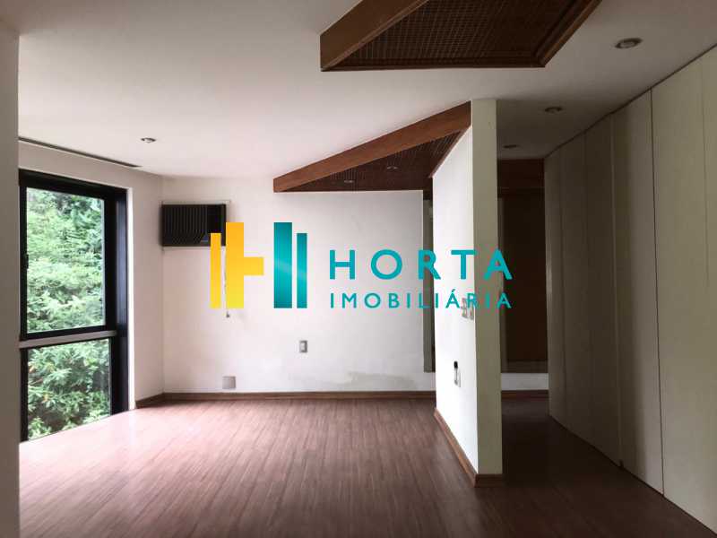 Conheça SUITE MASTER do imóvel - Imóvel de alto luxo!!! Apartamento com vista espetacular e eterna para a Lagoa Rodrigo de Freitas! Composto de três suite, sendo uma master com banheira, sala de jantar, de estar e de televisão toda envidraçada, ampla copa cozinha, área de serviço e dois - CPAP31284 - 18 SUITE MASTER - Imóvel de alto luxo!!! Apartamento com vista espetacular e eterna para a Lagoa Rodrigo de Freitas! Composto de três suite, sendo uma master com banheira, sala de jantar, de estar e de televisão toda envidraçada, ampla copa cozinha, área de serviço e dois - CPAP31284 - 18