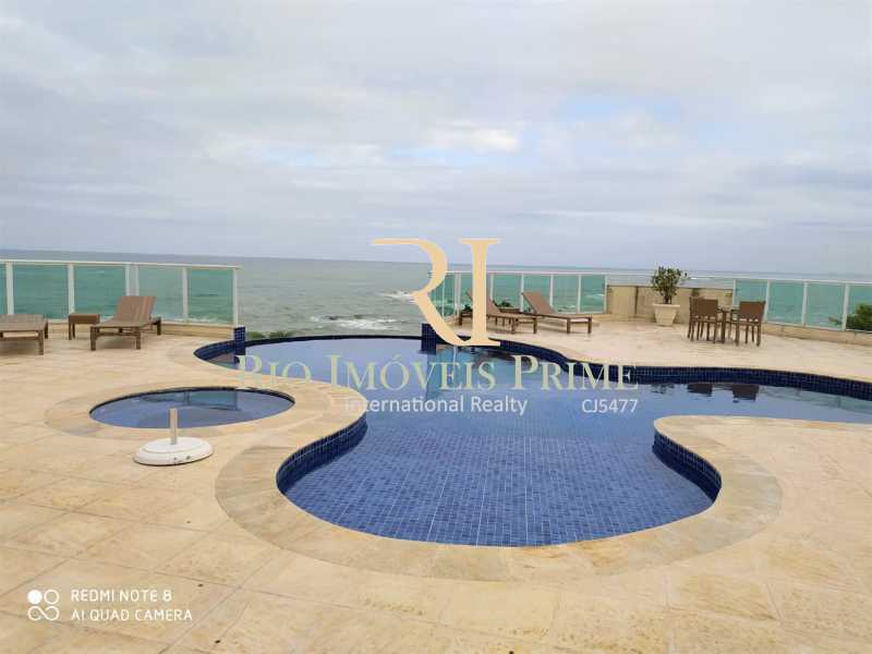 Conheça PISCINAS. do empreendimento - Fachada - Macaé Palace Residence Service - 155 - 1 PISCINAS. - Fachada - Macaé Palace Residence Service - 155 - 1