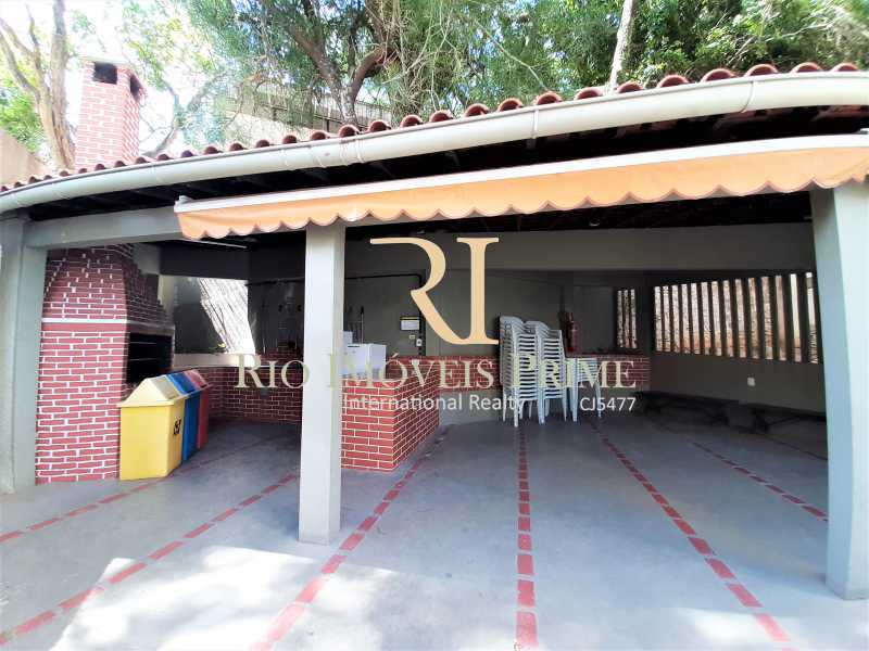 Conheça CHURRASQUEIRA do empreendimento - Fachada - Condomínio Praças de Arcozelo e Queluz - 156 - 4 CHURRASQUEIRA - Fachada - Condomínio Praças de Arcozelo e Queluz - 156 - 4