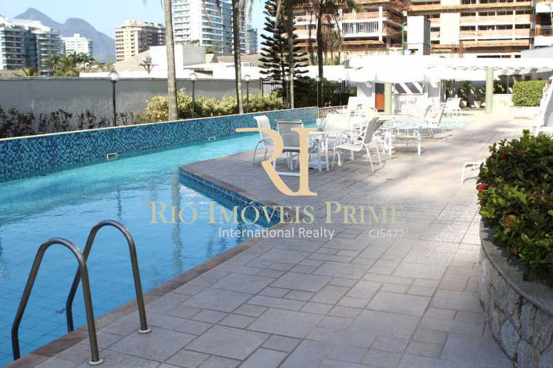 Conheça PISCINA. do empreendimento - Fachada - Barra Royal Plaza - 47 - 2 PISCINA. - Fachada - Barra Royal Plaza - 47 - 2