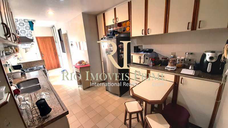 Conheça COZINHA do imóvel - Apartamento à venda Avenida Epitácio Pessoa,Lagoa, Rio de Janeiro - R$ 3.300.000 - RPAP40043 - 16 COZINHA - Apartamento à venda Avenida Epitácio Pessoa,Lagoa, Rio de Janeiro - R$ 3.300.000 - RPAP40043 - 16
