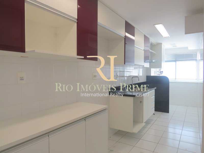 Conheça COZINHA do imóvel - Apartamento 3 quartos para alugar Tijuca, Rio de Janeiro - R$ 2.900 - RPAP30026 - 13 COZINHA - Apartamento 3 quartos para alugar Tijuca, Rio de Janeiro - R$ 2.900 - RPAP30026 - 13