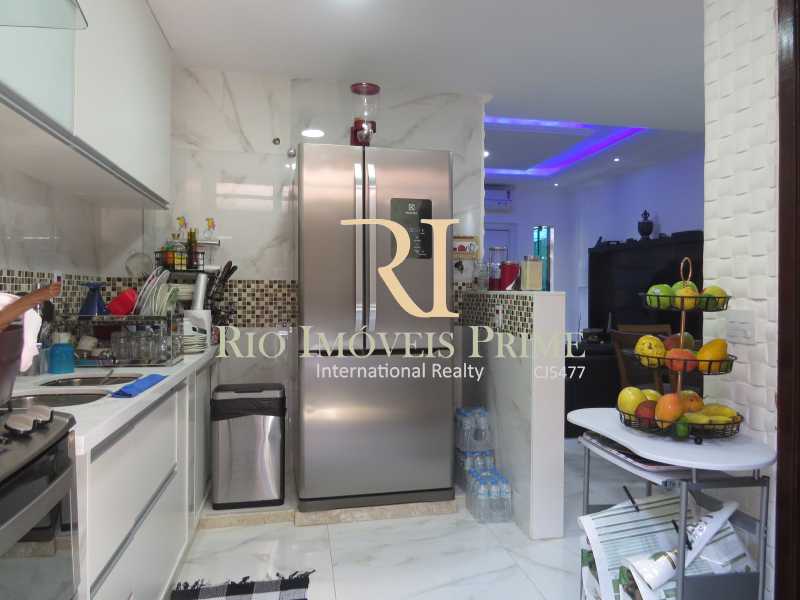 Conheça 4 COZINHA do imóvel - Casa de Vila Méier, Rio de Janeiro, RJ À Venda, 3 Quartos, 179m² - RPCV30001 - 5 4 COZINHA - Casa de Vila Méier, Rio de Janeiro, RJ À Venda, 3 Quartos, 179m² - RPCV30001 - 5