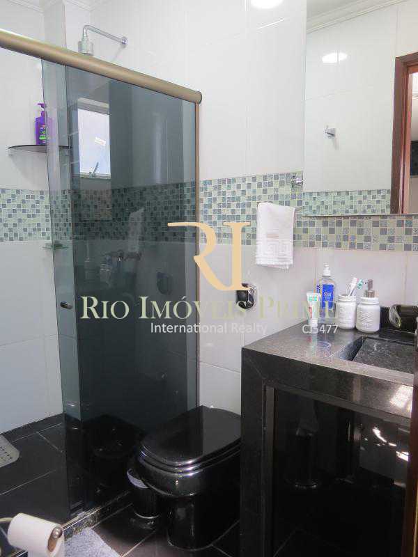Conheça 12 BANHEIRO SUÍTE2 do imóvel - Casa de Vila Méier, Rio de Janeiro, RJ À Venda, 3 Quartos, 179m² - RPCV30001 - 13 12 BANHEIRO SUÍTE2 - Casa de Vila Méier, Rio de Janeiro, RJ À Venda, 3 Quartos, 179m² - RPCV30001 - 13