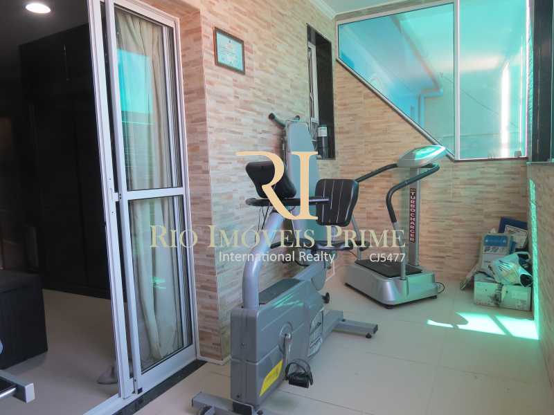 Conheça 14 VARANDA SUÍTE3 do imóvel - Casa de Vila Méier, Rio de Janeiro, RJ À Venda, 3 Quartos, 179m² - RPCV30001 - 15 14 VARANDA SUÍTE3 - Casa de Vila Méier, Rio de Janeiro, RJ À Venda, 3 Quartos, 179m² - RPCV30001 - 15
