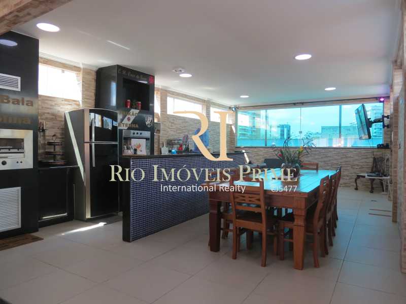 Conheça 16 TERRAÇO do imóvel - Casa de Vila Méier, Rio de Janeiro, RJ À Venda, 3 Quartos, 179m² - RPCV30001 - 17 16 TERRAÇO - Casa de Vila Méier, Rio de Janeiro, RJ À Venda, 3 Quartos, 179m² - RPCV30001 - 17