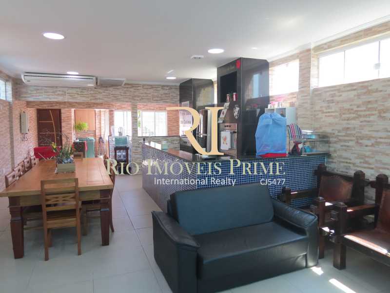 Conheça 18 TERRAÇO do imóvel - Casa de Vila Méier, Rio de Janeiro, RJ À Venda, 3 Quartos, 179m² - RPCV30001 - 19 18 TERRAÇO - Casa de Vila Méier, Rio de Janeiro, RJ À Venda, 3 Quartos, 179m² - RPCV30001 - 19