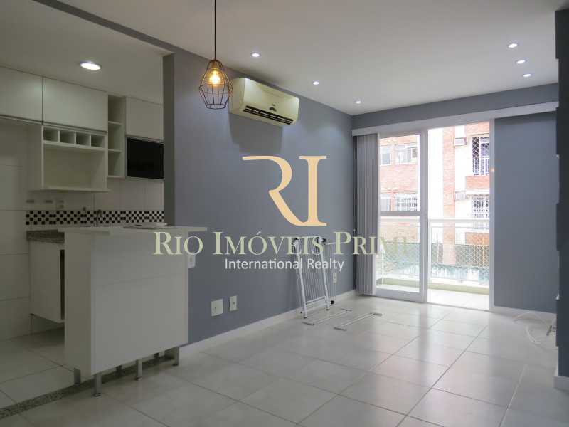 Conheça SALA do imóvel - Apartamento 2 quartos para alugar Tijuca, Rio de Janeiro - R$ 2.200 - RPAP20044 - 4 SALA - Apartamento 2 quartos para alugar Tijuca, Rio de Janeiro - R$ 2.200 - RPAP20044 - 4