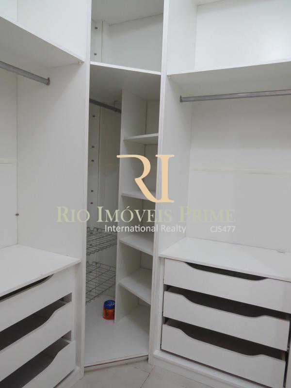 Conheça CLOSET SUÍTE do imóvel - Apartamento 2 quartos para alugar Tijuca, Rio de Janeiro - R$ 2.200 - RPAP20044 - 13 CLOSET SUÍTE - Apartamento 2 quartos para alugar Tijuca, Rio de Janeiro - R$ 2.200 - RPAP20044 - 13