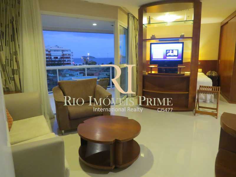Conheça SALA do imóvel - Flat Para Alugar - Barra da Tijuca - Rio de Janeiro - RJ - RPFL10043 - 5 SALA - Flat Para Alugar - Barra da Tijuca - Rio de Janeiro - RJ - RPFL10043 - 5