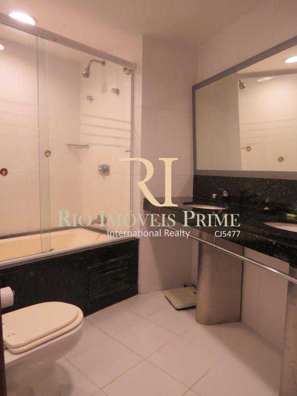 Conheça BANHEIRO do imóvel - Flat Para Alugar - Barra da Tijuca - Rio de Janeiro - RJ - RPFL10043 - 12 BANHEIRO - Flat Para Alugar - Barra da Tijuca - Rio de Janeiro - RJ - RPFL10043 - 12