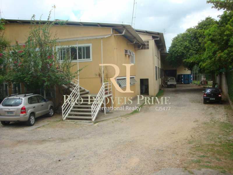 Conheça 7 FUNDOS ESCRITÓRIO do imóvel - Galpão 2594m² à venda Taquara, Rio de Janeiro - R$ 8.900.000 - RPGA00001 - 8 7 FUNDOS ESCRITÓRIO - Galpão 2594m² à venda Taquara, Rio de Janeiro - R$ 8.900.000 - RPGA00001 - 8