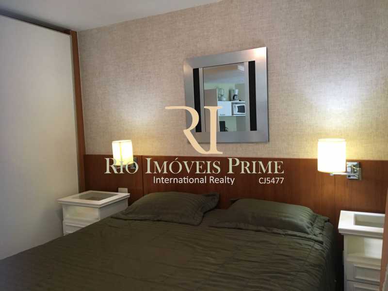Conheça SUÍTE COM CAMA KING do imóvel - Flat 1 quarto à venda Barra da Tijuca, Rio de Janeiro - R$ 689.990 - RPFL10001 - 3 SUÍTE COM CAMA KING - Flat 1 quarto à venda Barra da Tijuca, Rio de Janeiro - R$ 689.990 - RPFL10001 - 3