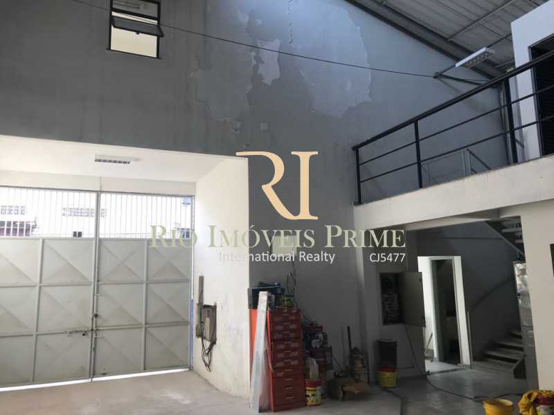 Conheça GALPÃO - VISTA GARAGEM E PART do imóvel - Galpão À Venda - Olaria - Rio de Janeiro - RJ - RPGA00002 - 3 GALPÃO - VISTA GARAGEM E PART - Galpão À Venda - Olaria - Rio de Janeiro - RJ - RPGA00002 - 3