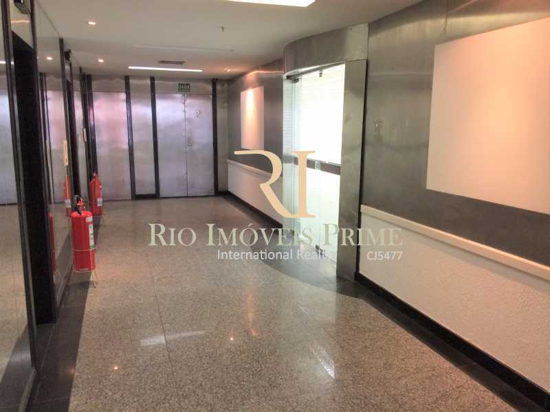 Conheça HALL DOS ELEVADORES do imóvel - Andar 354m² para venda e aluguel Avenida Rio Branco,Centro, Rio de Janeiro - R$ 2.798.400 - RPAN00004 - 15 HALL DOS ELEVADORES - Andar 354m² para venda e aluguel Avenida Rio Branco,Centro, Rio de Janeiro - R$ 2.798.400 - RPAN00004 - 15