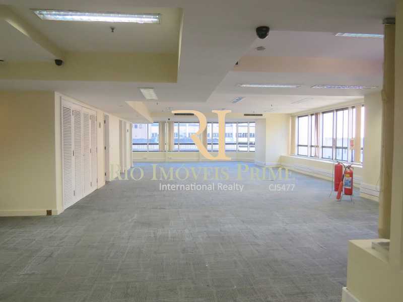Conheça SALÃO do imóvel - Sala Comercial 175m² para venda e aluguel Rua da Assembléia,Centro, Rio de Janeiro - R$ 1.342.000 - RPSL00009 - 3 SALÃO - Sala Comercial 175m² para venda e aluguel Rua da Assembléia,Centro, Rio de Janeiro - R$ 1.342.000 - RPSL00009 - 3