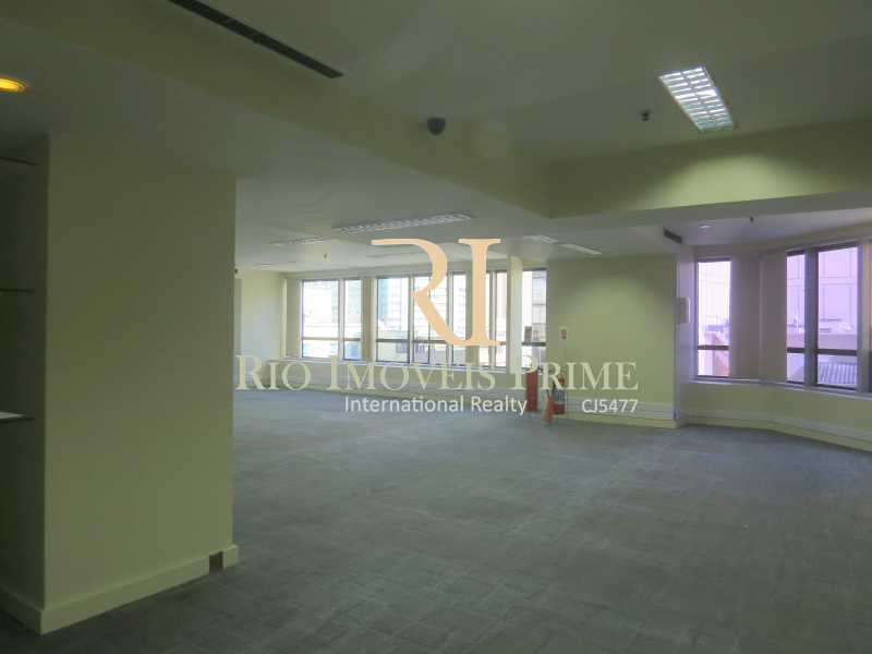 Conheça SALÃO do imóvel - Sala Comercial 175m² para venda e aluguel Rua da Assembléia,Centro, Rio de Janeiro - R$ 1.342.000 - RPSL00009 - 4 SALÃO - Sala Comercial 175m² para venda e aluguel Rua da Assembléia,Centro, Rio de Janeiro - R$ 1.342.000 - RPSL00009 - 4
