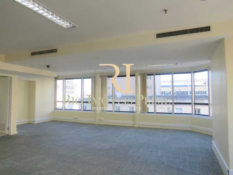 Conheça SALÃO do imóvel - Sala Comercial 175m² para venda e aluguel Rua da Assembléia,Centro, Rio de Janeiro - R$ 1.342.000 - RPSL00009 - 8 SALÃO - Sala Comercial 175m² para venda e aluguel Rua da Assembléia,Centro, Rio de Janeiro - R$ 1.342.000 - RPSL00009 - 8