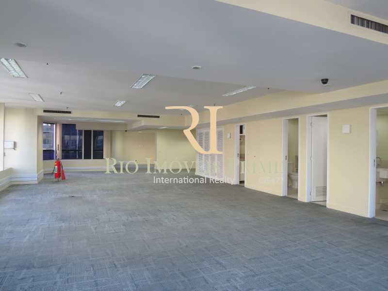 Conheça SALÃO do imóvel - Sala Comercial 175m² para venda e aluguel Rua da Assembléia,Centro, Rio de Janeiro - R$ 1.342.000 - RPSL00009 - 9 SALÃO - Sala Comercial 175m² para venda e aluguel Rua da Assembléia,Centro, Rio de Janeiro - R$ 1.342.000 - RPSL00009 - 9