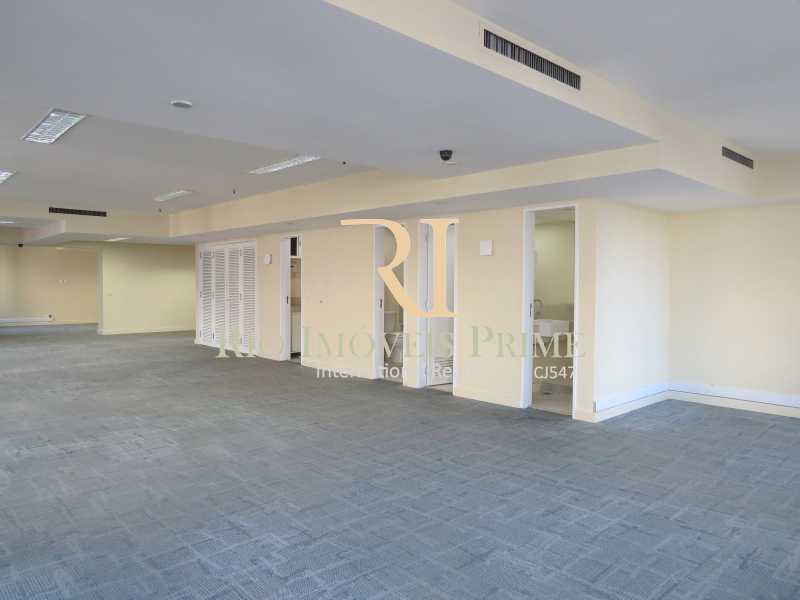 Conheça SALÃO do imóvel - Sala Comercial 175m² para venda e aluguel Rua da Assembléia,Centro, Rio de Janeiro - R$ 1.342.000 - RPSL00009 - 10 SALÃO - Sala Comercial 175m² para venda e aluguel Rua da Assembléia,Centro, Rio de Janeiro - R$ 1.342.000 - RPSL00009 - 10