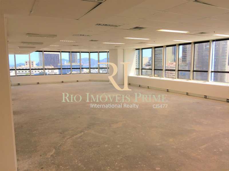 Conheça Salão do imóvel - Sala Comercial 175m² para venda e aluguel Rua da Assembléia,Centro, Rio de Janeiro - R$ 1.450.900 - RPSL00010 - 9 Salão - Sala Comercial 175m² para venda e aluguel Rua da Assembléia,Centro, Rio de Janeiro - R$ 1.450.900 - RPSL00010 - 9