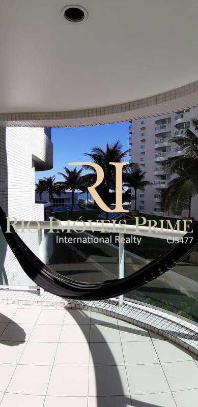 Conheça VARANDA do imóvel - Flat À Venda - Barra da Tijuca - Rio de Janeiro - RJ - RPFL10068 - 4 VARANDA - Flat À Venda - Barra da Tijuca - Rio de Janeiro - RJ - RPFL10068 - 4