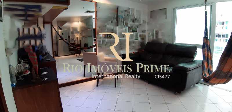 Conheça SALA do imóvel - Flat À Venda - Barra da Tijuca - Rio de Janeiro - RJ - RPFL10068 - 6 SALA - Flat À Venda - Barra da Tijuca - Rio de Janeiro - RJ - RPFL10068 - 6