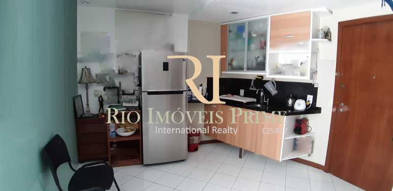 Conheça COPA do imóvel - Flat À Venda - Barra da Tijuca - Rio de Janeiro - RJ - RPFL10068 - 9 COPA - Flat À Venda - Barra da Tijuca - Rio de Janeiro - RJ - RPFL10068 - 9
