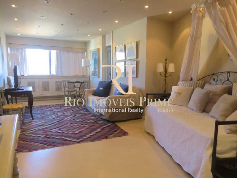 Conheça SALA do imóvel - Flat 1 quarto para alugar Leblon, Rio de Janeiro - R$ 3.500 - RPFL10069 - 5 SALA - Flat 1 quarto para alugar Leblon, Rio de Janeiro - R$ 3.500 - RPFL10069 - 5