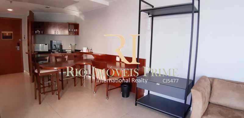 Conheça COZINHA MESA JANTAR 3 do imóvel - Flat Para Venda ou Aluguel - Barra da Tijuca - Rio de Janeiro - RJ - RPFL10075 - 5 COZINHA MESA JANTAR 3 - Flat Para Venda ou Aluguel - Barra da Tijuca - Rio de Janeiro - RJ - RPFL10075 - 5