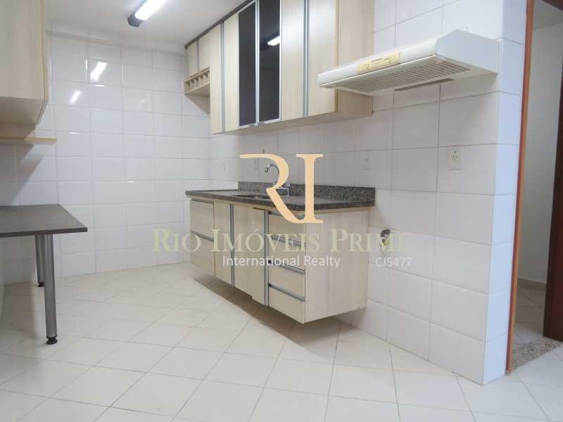 Conheça COZINHA do imóvel - Apartamento À Venda - Maracanã - Rio de Janeiro - RJ - RPAP20128 - 15 COZINHA - Apartamento À Venda - Maracanã - Rio de Janeiro - RJ - RPAP20128 - 15